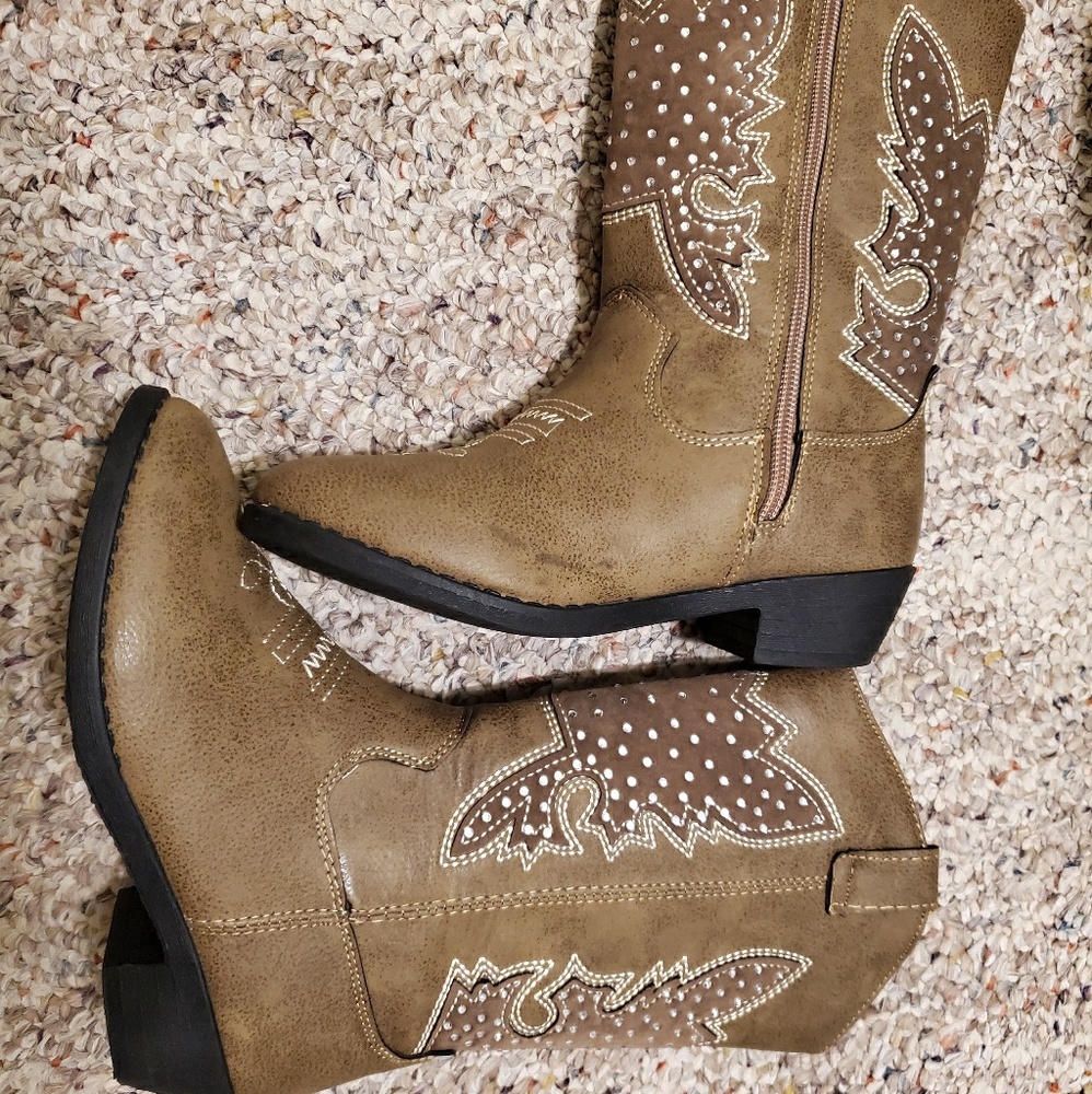 Girls cowboy boots
